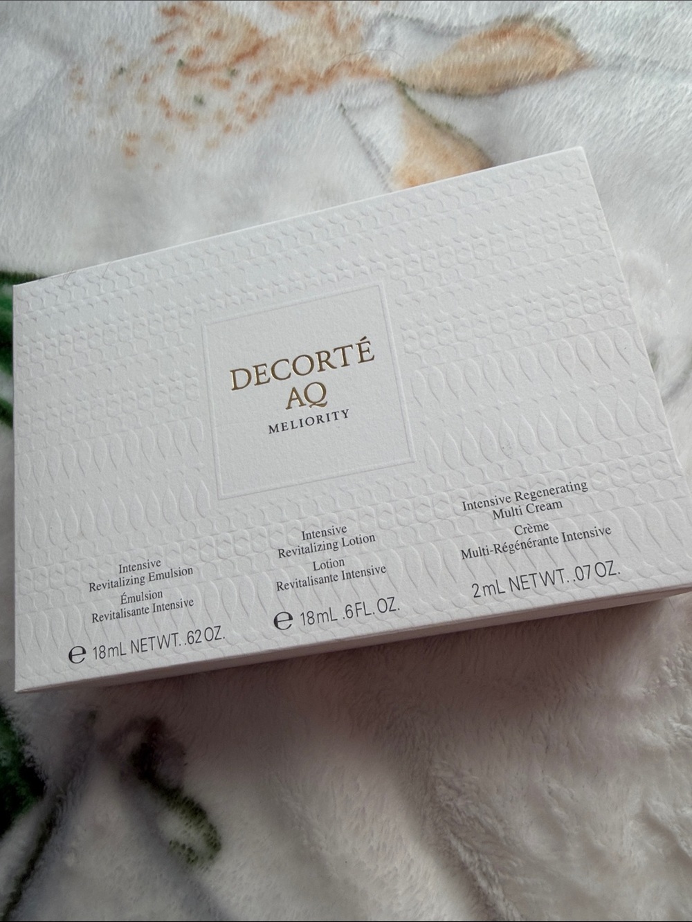 Decorté AQ Meliority Intensive Revitalizing Set – White